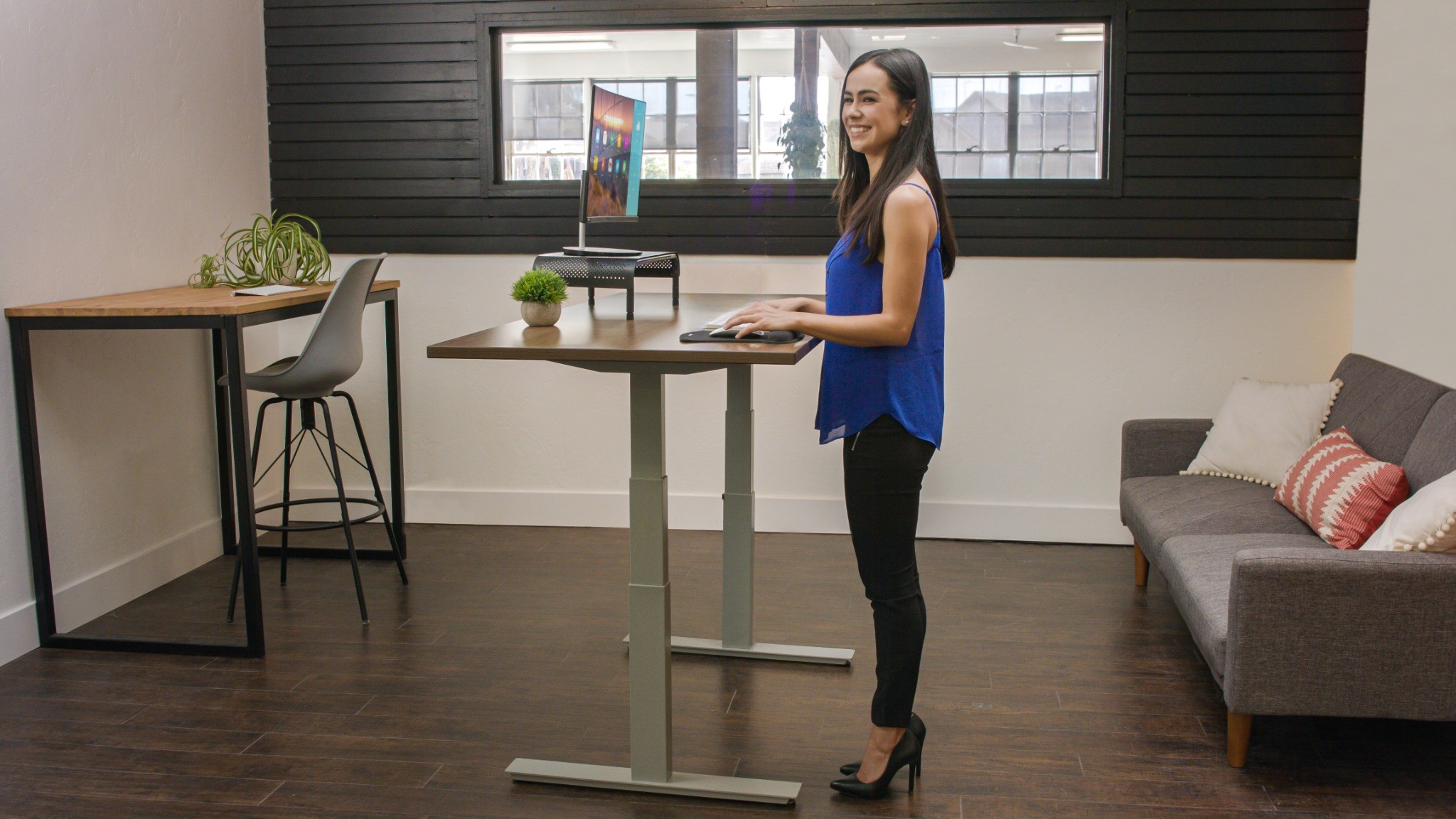QualGear Smart Standing Desk
